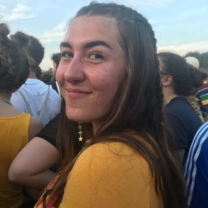 Meet your Posher, Carly